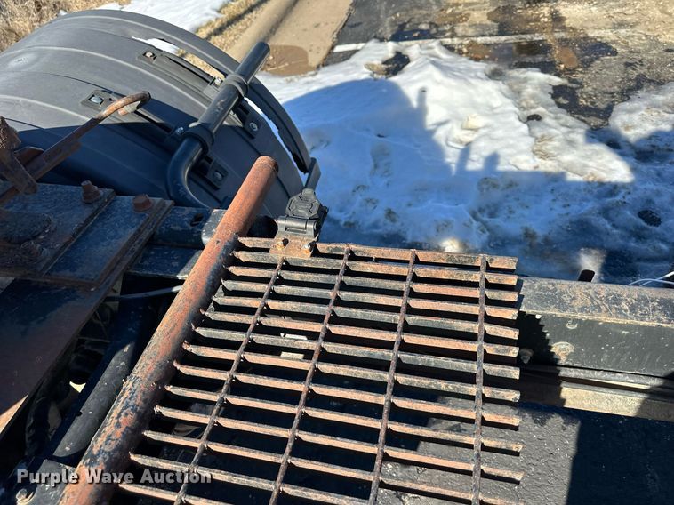 image for item DQ6574 1986 International S1900 semi truck