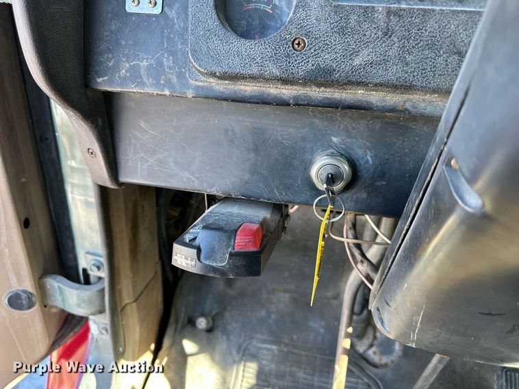 image for item DQ6574 1986 International S1900 semi truck