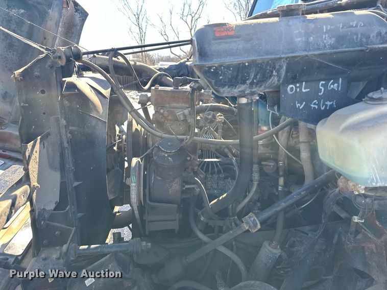 image for item DQ6574 1986 International S1900 semi truck