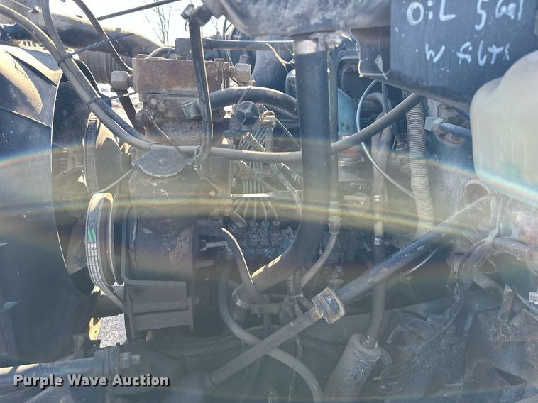 image for item DQ6574 1986 International S1900 semi truck