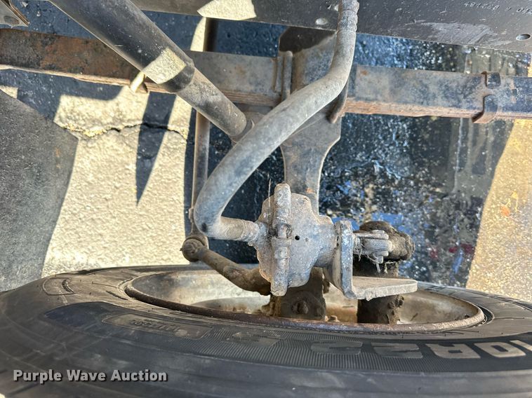 image for item DQ6574 1986 International S1900 semi truck