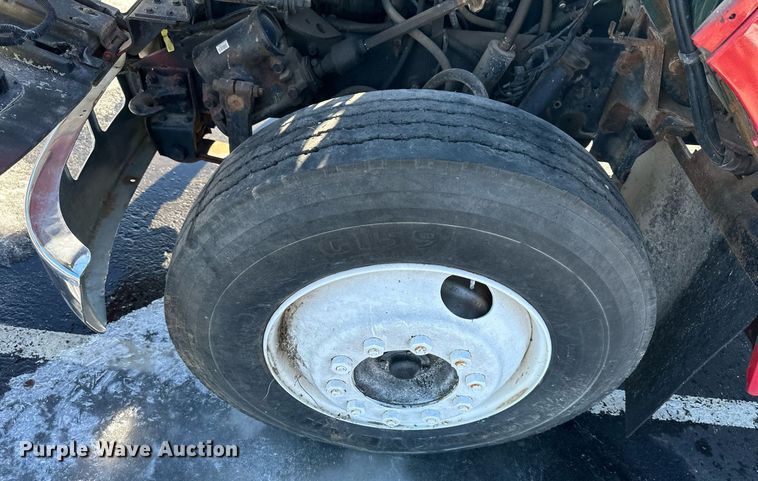 image for item DQ6574 1986 International S1900 semi truck