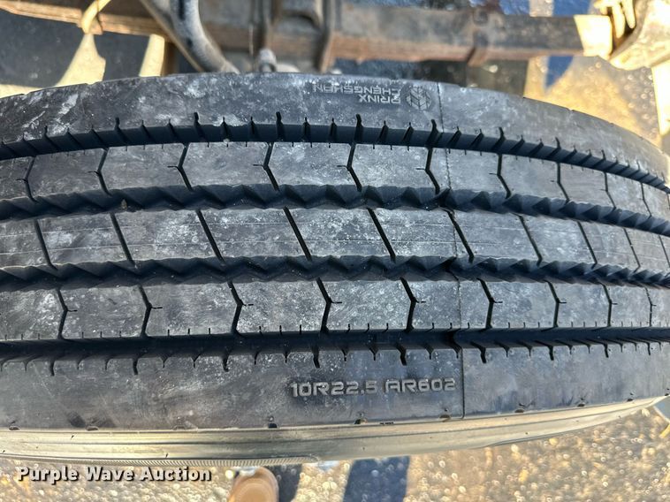 image for item DQ6574 1986 International S1900 semi truck