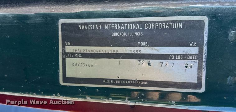 image for item DQ6574 1986 International S1900 semi truck