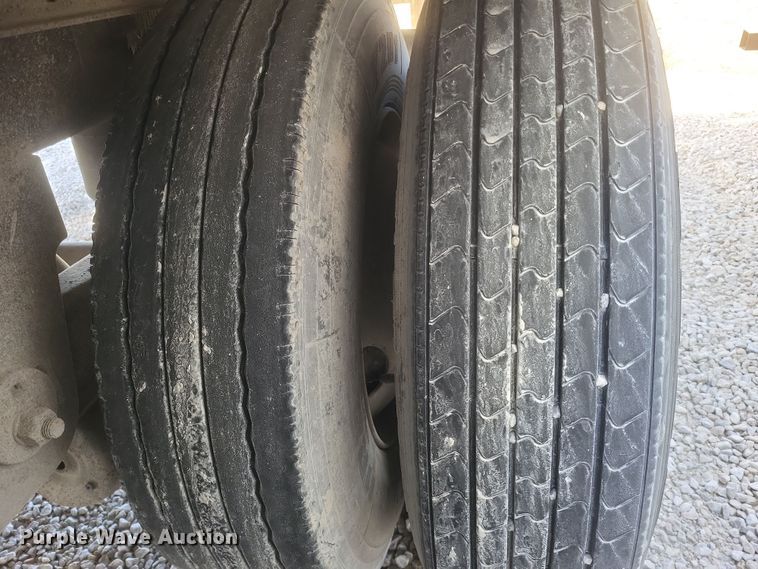 image for item DS5204 2005 Great Dane 7411T-SSLA dry van trailer