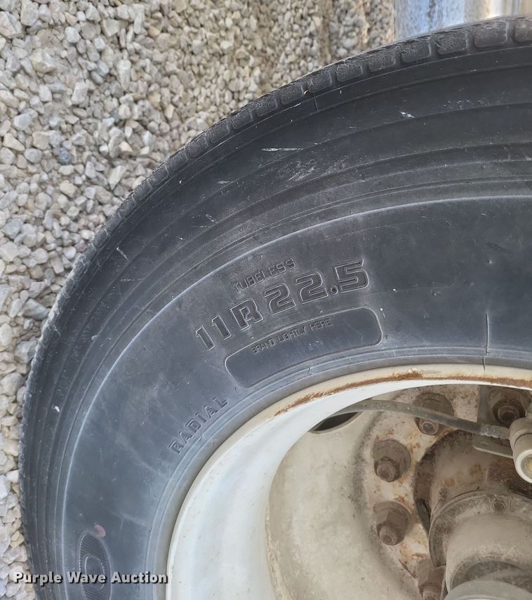 image for item DS5204 2005 Great Dane 7411T-SSLA dry van trailer