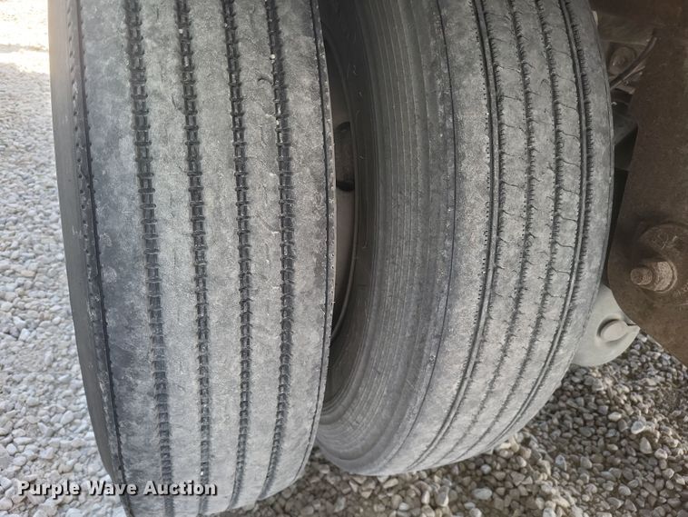 image for item DS5205 2005 Great Dane 7411T-SSLA dry van trailer