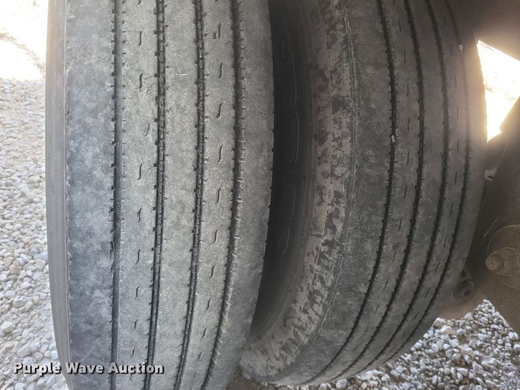 image for item DS5205 2005 Great Dane 7411T-SSLA dry van trailer