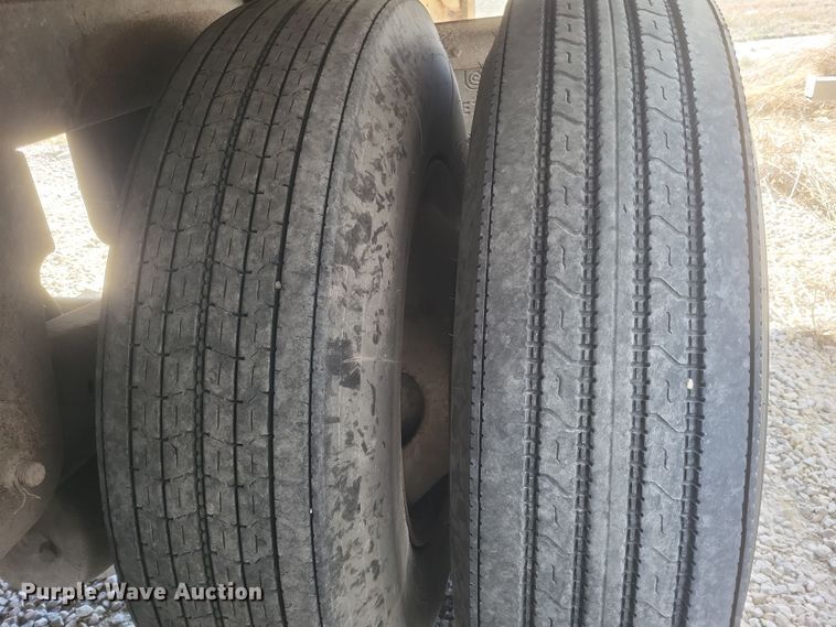 image for item DS5205 2005 Great Dane 7411T-SSLA dry van trailer