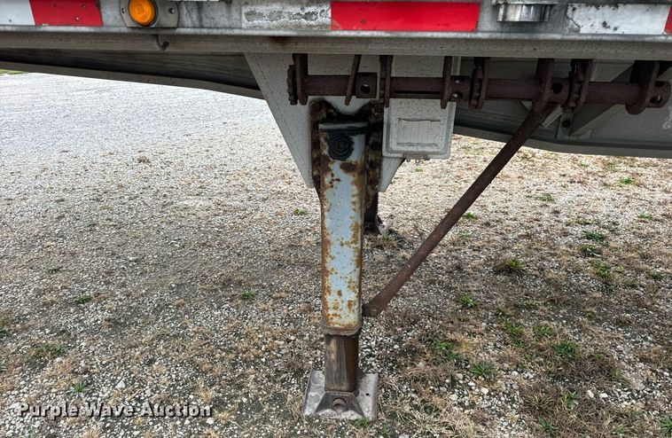 image for item DT2233 1998 Benson  AF4810250 flatbed trailer