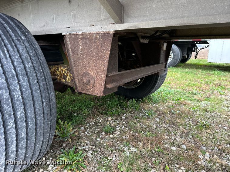 image for item DT2233 1998 Benson  AF4810250 flatbed trailer