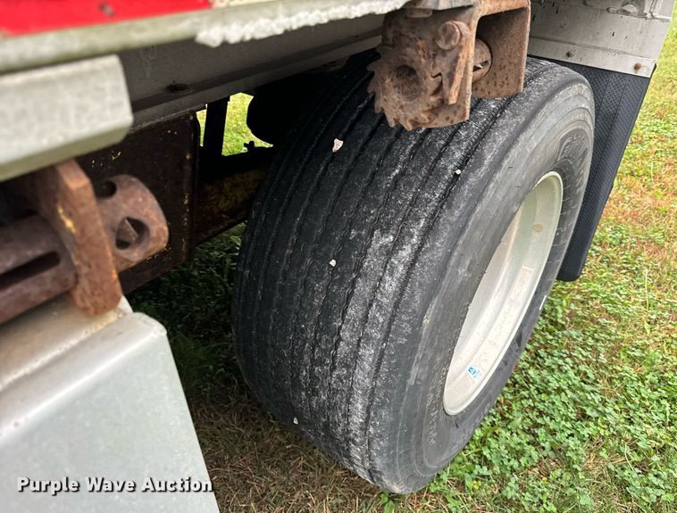 image for item DT2233 1998 Benson  AF4810250 flatbed trailer