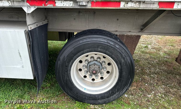 image for item DT2233 1998 Benson  AF4810250 flatbed trailer