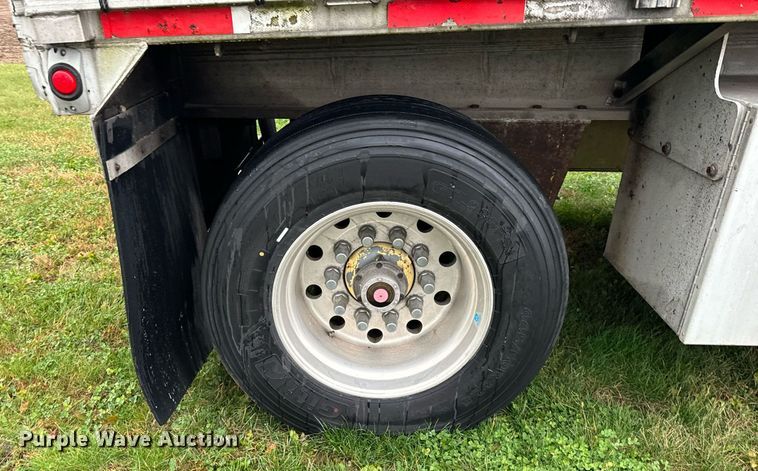 image for item DT2233 1998 Benson  AF4810250 flatbed trailer