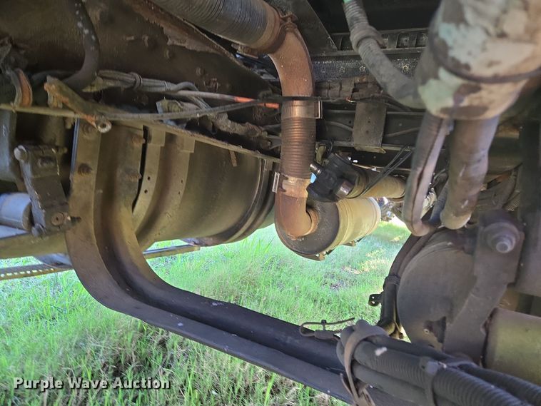 image for item DT5357 2005 Kenworth T800 truck cab and chassis