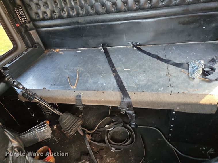 image for item DT5357 2005 Kenworth T800 truck cab and chassis