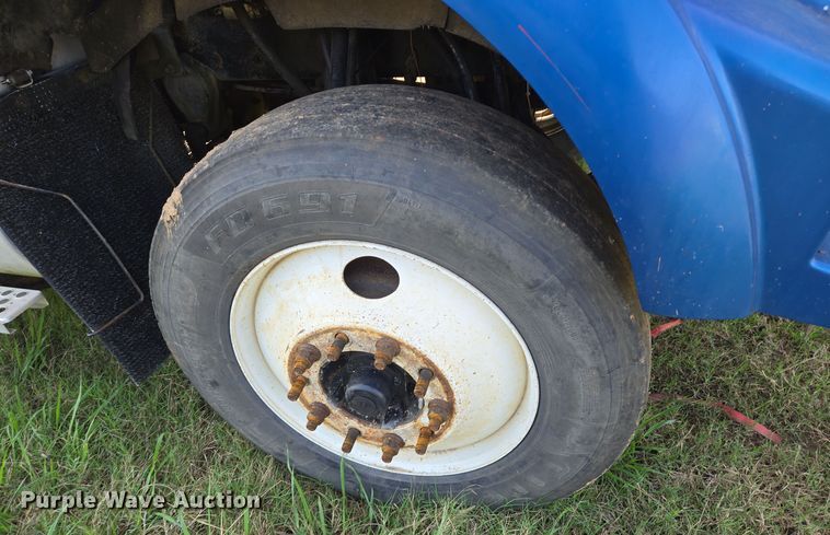 image for item DT5357 2005 Kenworth T800 truck cab and chassis