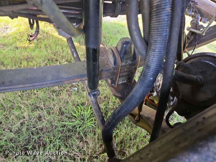 image for item DT5357 2005 Kenworth T800 truck cab and chassis