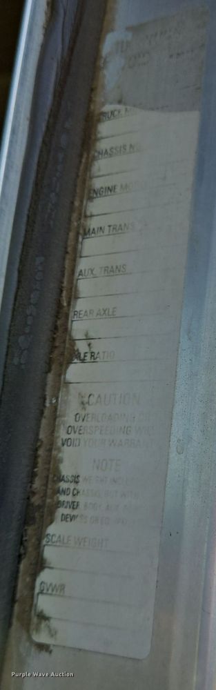 image for item DT5357 2005 Kenworth T800 truck cab and chassis