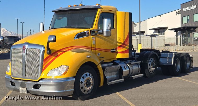 image for item DT7037 2020 Kenworth T680 semi truck