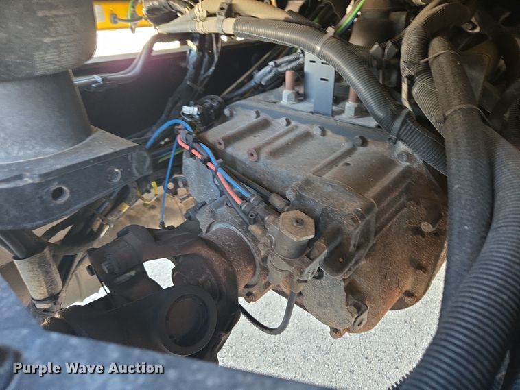 image for item DT7037 2020 Kenworth T680 semi truck