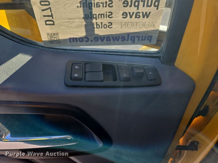 image for item DT7037 2020 Kenworth T680 semi truck