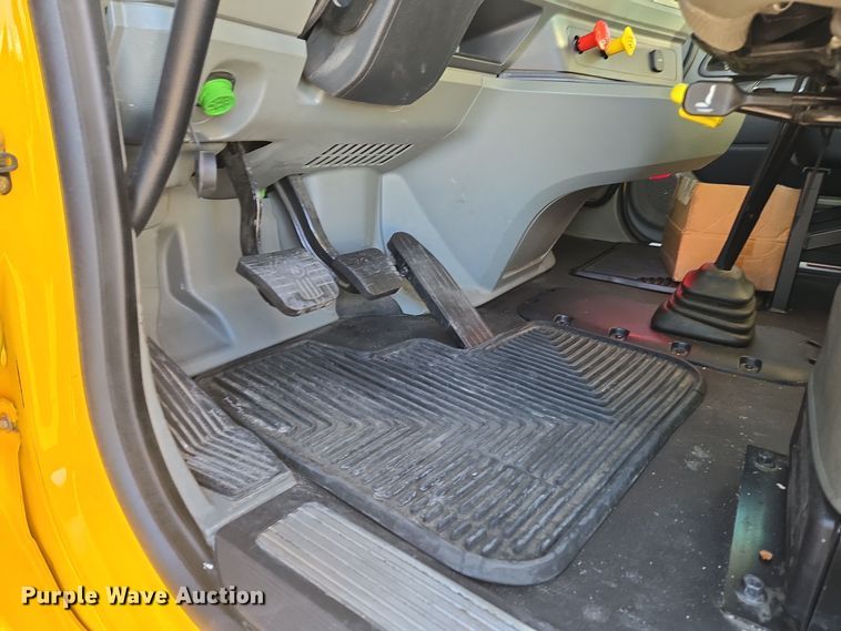 image for item DT7037 2020 Kenworth T680 semi truck