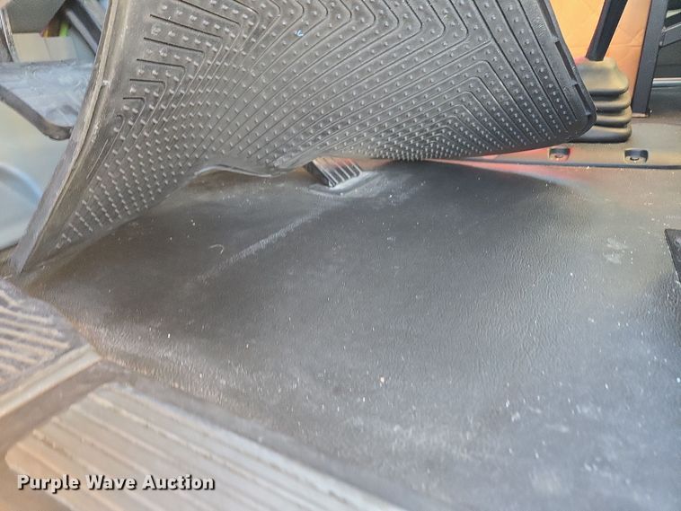 image for item DT7037 2020 Kenworth T680 semi truck