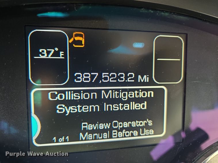 image for item DT7037 2020 Kenworth T680 semi truck