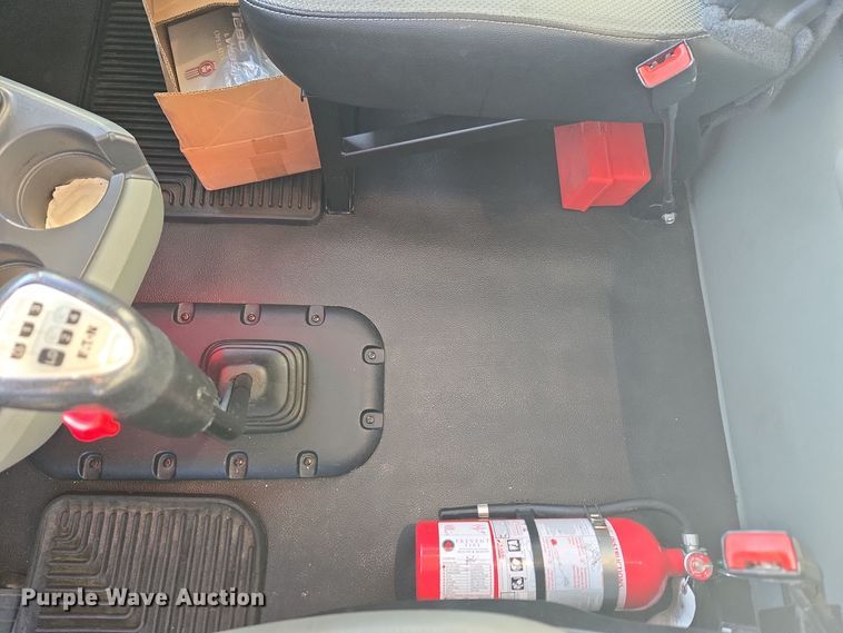 image for item DT7037 2020 Kenworth T680 semi truck