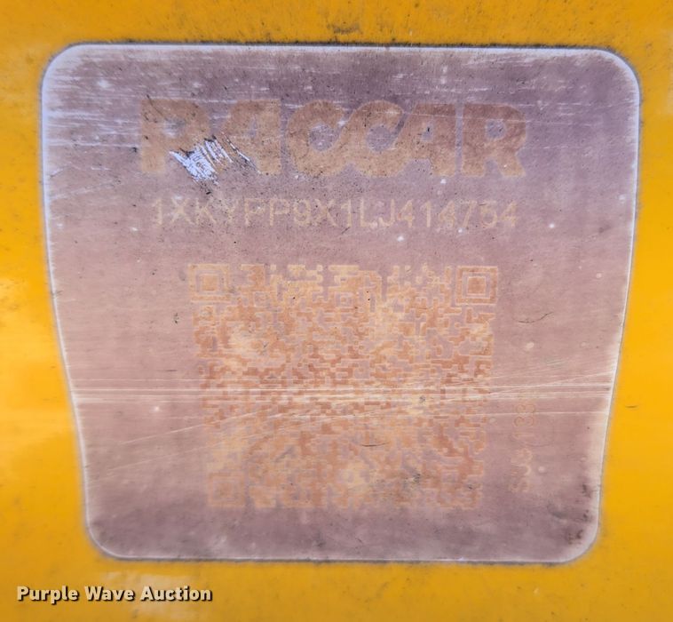 image for item DT7037 2020 Kenworth T680 semi truck