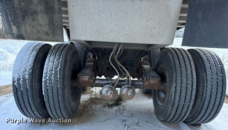 image for item DU3289 1997 Benson  end dump trailer