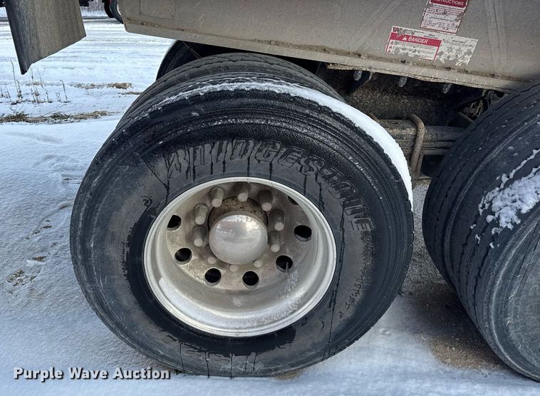 image for item DU3289 1997 Benson  end dump trailer