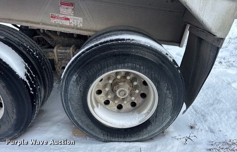 image for item DU3289 1997 Benson  end dump trailer