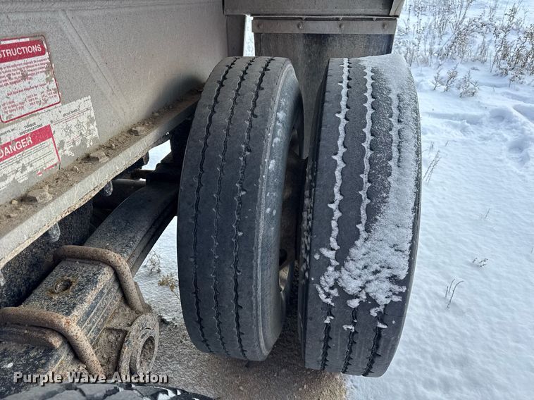 image for item DU3289 1997 Benson  end dump trailer