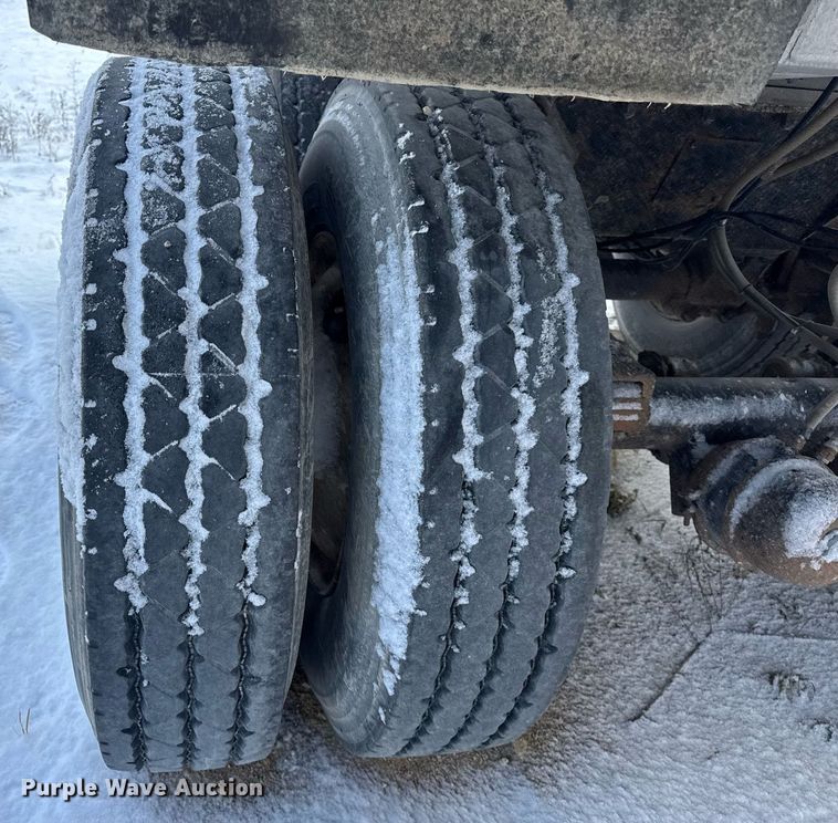 image for item DU3289 1997 Benson  end dump trailer