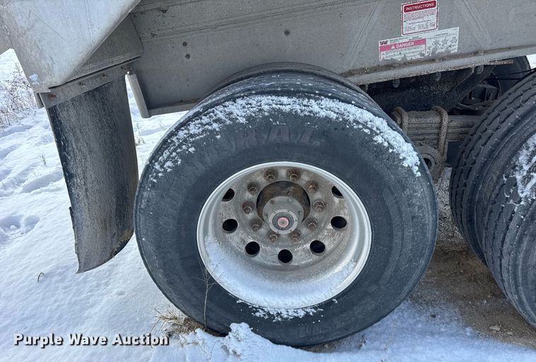 image for item DU3289 1997 Benson  end dump trailer