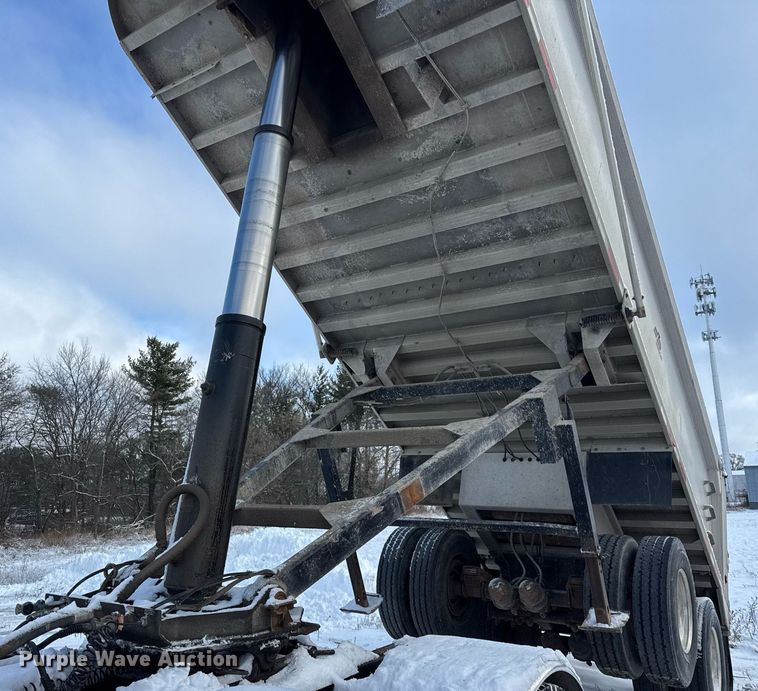 image for item DU3289 1997 Benson  end dump trailer
