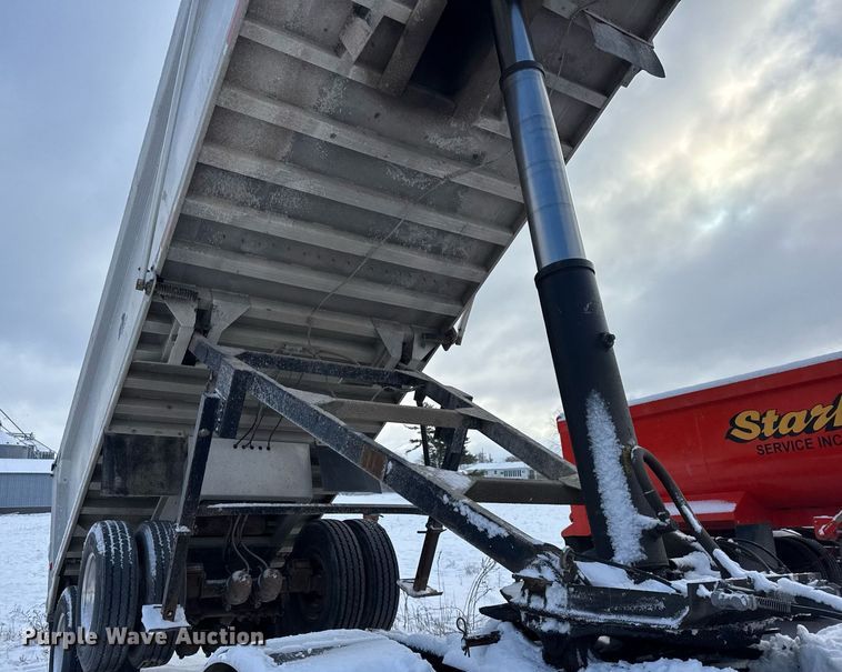 image for item DU3289 1997 Benson  end dump trailer