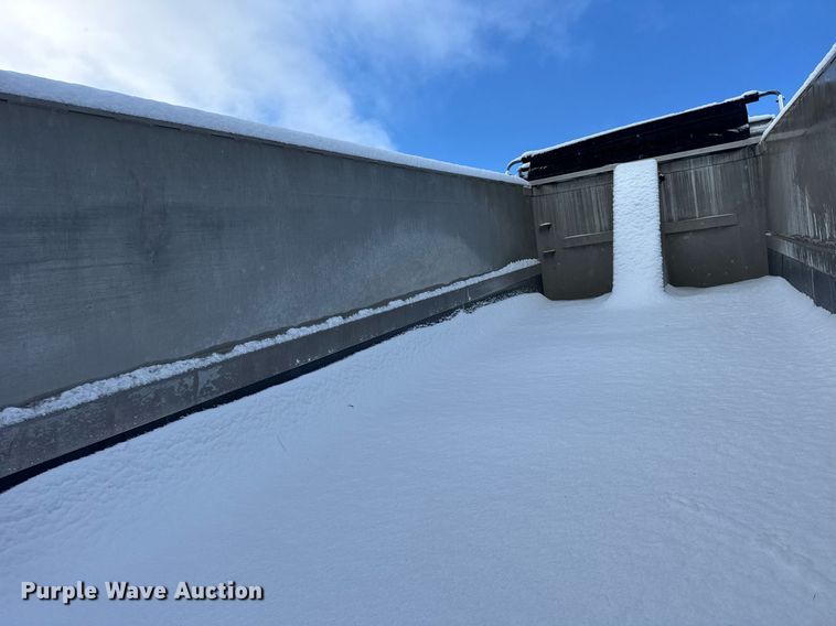 image for item DU3289 1997 Benson  end dump trailer