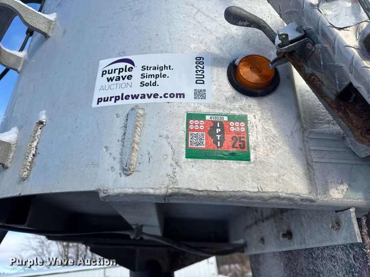 image for item DU3289 1997 Benson  end dump trailer