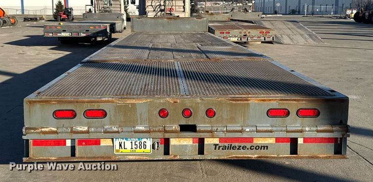 image for item DW2483 2013 Trail-eze TE70HT drop deck hydraulic tail equipment trailer
