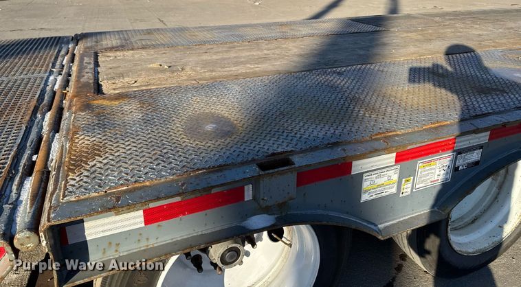 image for item DW2483 2013 Trail-eze TE70HT drop deck hydraulic tail equipment trailer