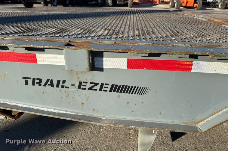image for item DW2483 2013 Trail-eze TE70HT drop deck hydraulic tail equipment trailer