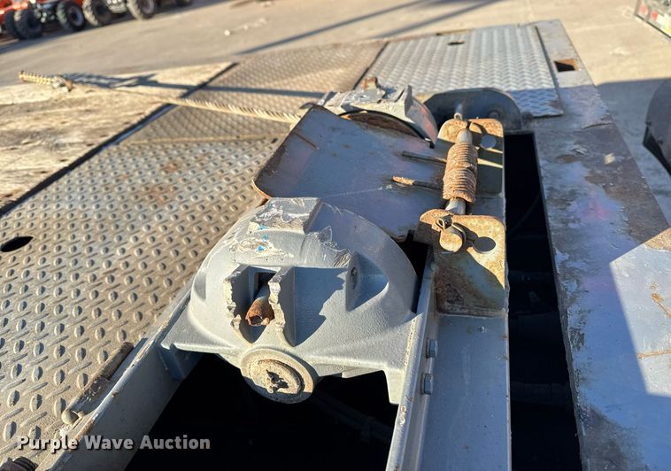 image for item DW2483 2013 Trail-eze TE70HT drop deck hydraulic tail equipment trailer