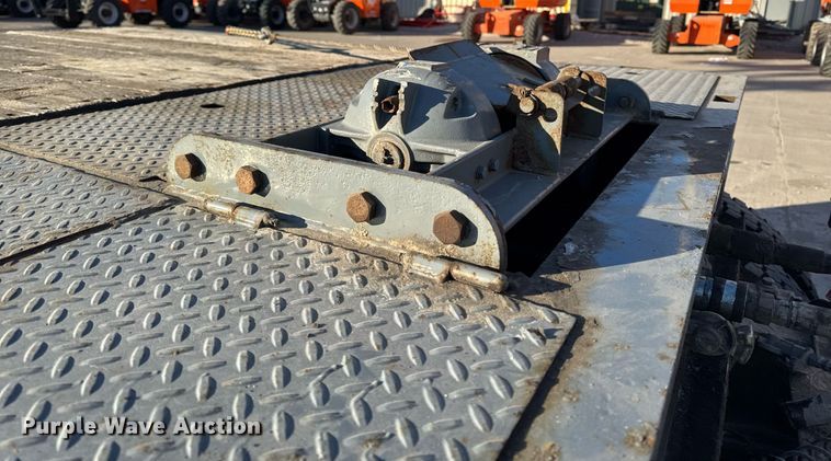 image for item DW2483 2013 Trail-eze TE70HT drop deck hydraulic tail equipment trailer