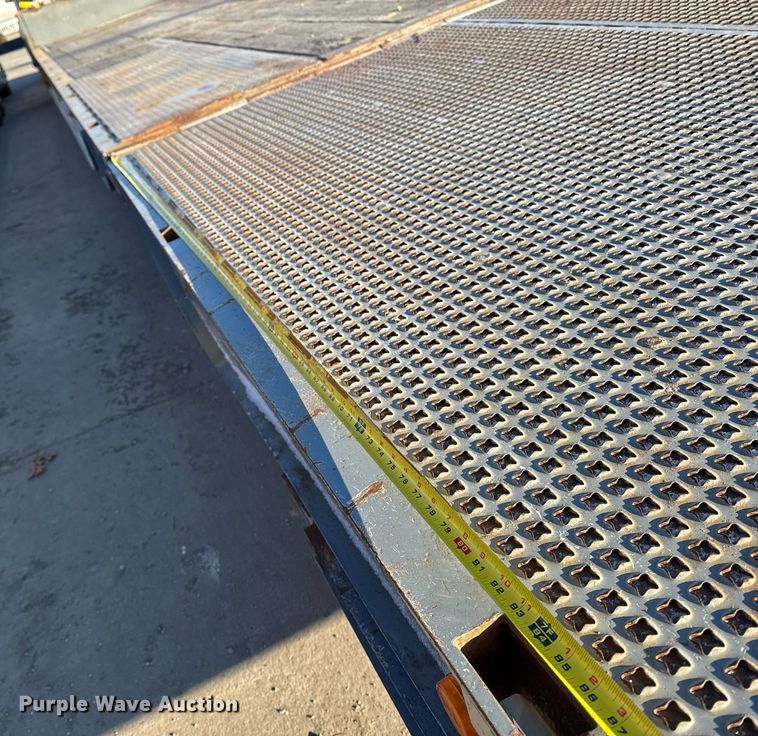 image for item DW2483 2013 Trail-eze TE70HT drop deck hydraulic tail equipment trailer