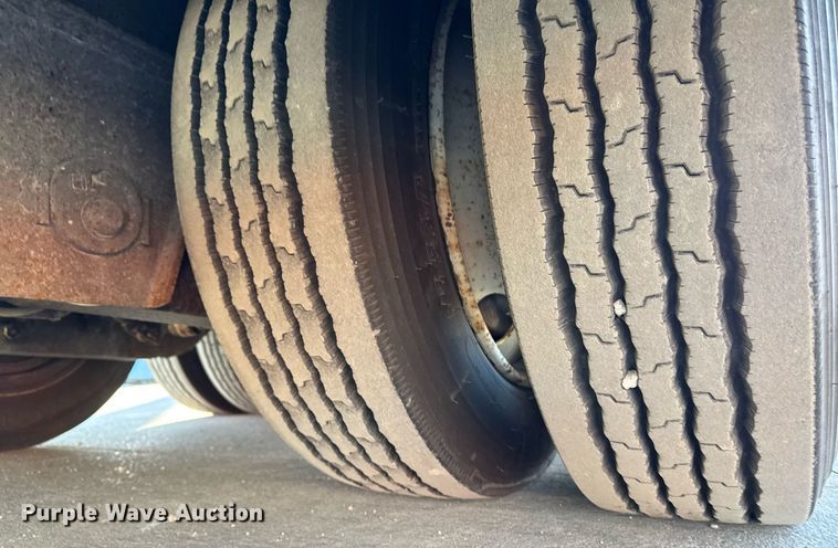 image for item DW2483 2013 Trail-eze TE70HT drop deck hydraulic tail equipment trailer