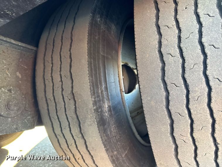 image for item DW2483 2013 Trail-eze TE70HT drop deck hydraulic tail equipment trailer