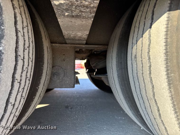 image for item DW2483 2013 Trail-eze TE70HT drop deck hydraulic tail equipment trailer